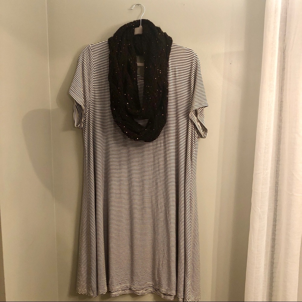 Old Navy Black and White Striped Dress